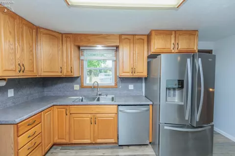 Kitchen - 829 Strowbridge Dr, Huron, OH 44839 photo 1 of 6
