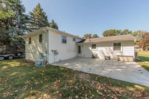 Exterior - 829 Strowbridge Dr, Huron, OH 44839 photo 2 of 11