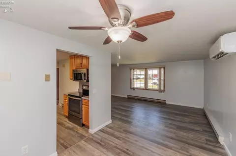 Living - 829 Strowbridge Dr, Huron, OH 44839 photo 5 of 6