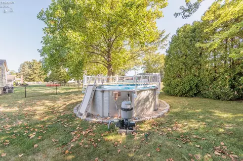 Exterior - 829 Strowbridge Dr, Huron, OH 44839 photo 6 of 11
