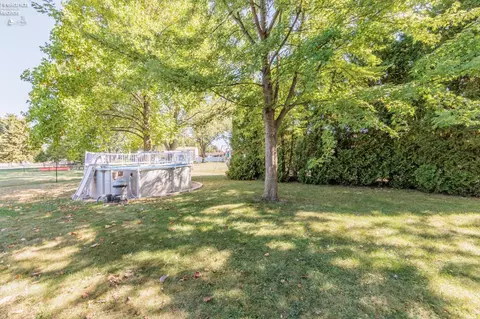 Exterior - 829 Strowbridge Dr, Huron, OH 44839 photo 3 of 11