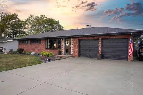 566 Northcrest Ave, Fremont, OH 43420