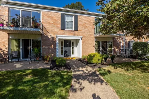 127 Stonyridge Dr #102, Sandusky, OH 44870