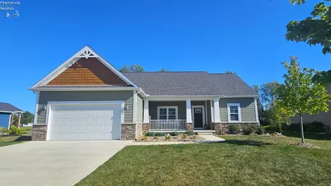 2175 S Harbor Bay Dr, Marblehead, OH 43440