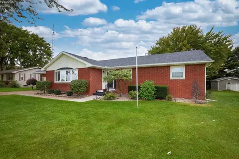 12005 Potter Rd, Bellevue, OH 44811