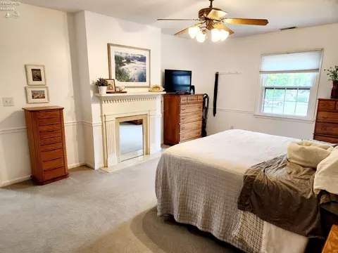Bedroom - 712 Gloucester Dr, Huron, OH 44839 photo 9 of 9