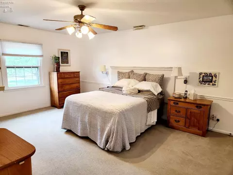 Bedroom - 712 Gloucester Dr, Huron, OH 44839 photo 5 of 9