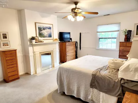 Bedroom - 712 Gloucester Dr, Huron, OH 44839 photo 8 of 9