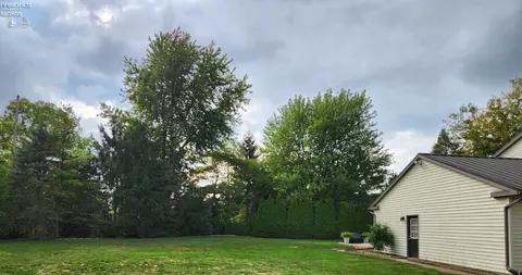 Exterior - 712 Gloucester Dr, Huron, OH 44839 photo 16 of 21