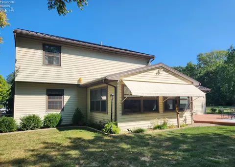 Exterior - 712 Gloucester Dr, Huron, OH 44839 photo 10 of 21