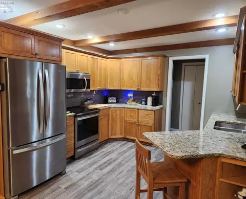 Kitchen - 712 Gloucester Dr, Huron, OH 44839 photo 6 of 10
