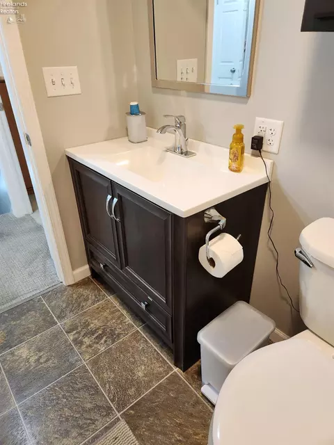 Bath - 712 Gloucester Dr, Huron, OH 44839 photo 15 of 18