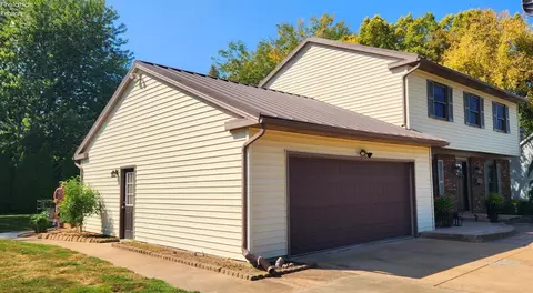 Exterior - 712 Gloucester Dr, Huron, OH 44839 photo 8 of 21