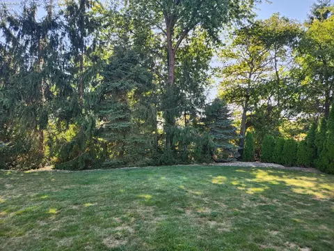 Exterior - 712 Gloucester Dr, Huron, OH 44839 photo 13 of 21