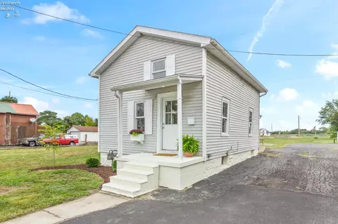 221 S Buckeye St, Bellevue, OH 44811
