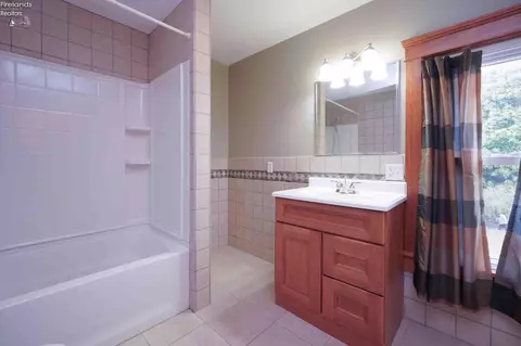 Bath - 311 White St, Clyde, OH 43410 photo 1 of 2