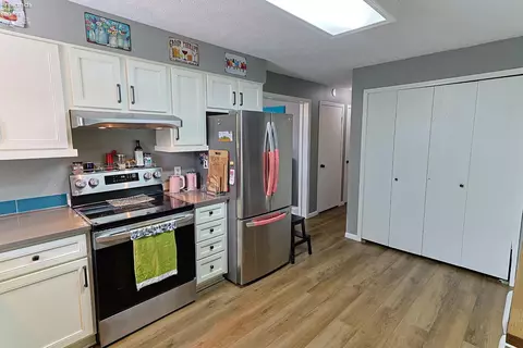 Kitchen - 1924 Sand Dr, Huron, OH 44839 photo 2 of 3