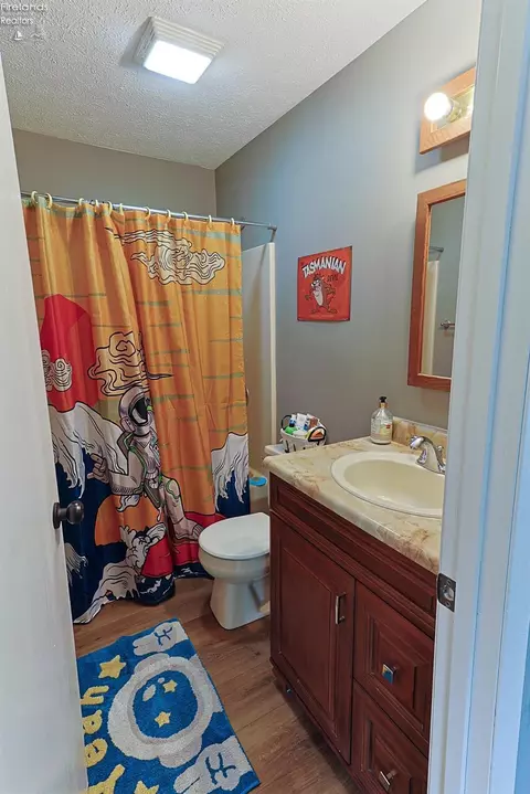Bath - 1924 Sand Dr, Huron, OH 44839 photo 1 of 2