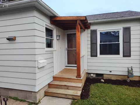 41 Maple St, Norwalk, OH 44857 photo 2