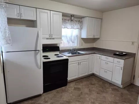 41 Maple St, Norwalk, OH 44857 photo 9