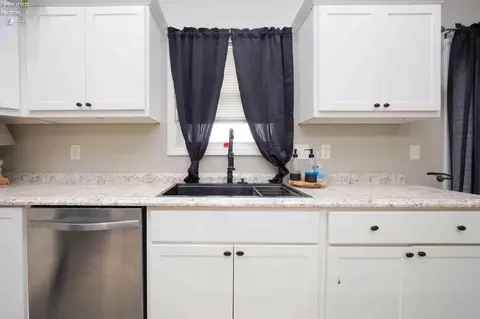 Kitchen - 321 Nathan Dr, Clyde, OH 43410 photo 3 of 6