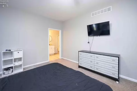 Bedroom - 321 Nathan Dr, Clyde, OH 43410 photo 2 of 9
