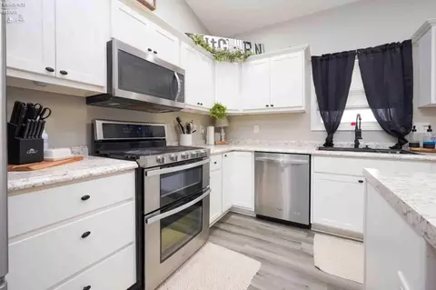 Kitchen - 321 Nathan Dr, Clyde, OH 43410 photo 1 of 6