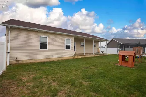 Exterior - 321 Nathan Dr, Clyde, OH 43410 photo 3 of 6