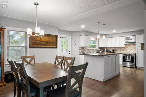 Dining - 411 N Abbe Rd, Elyria, OH 44035 photo 2 of 4