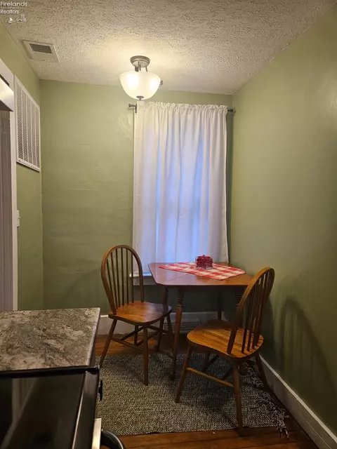 726 Cherry Ave, Marblehead, OH 43440 photo 9