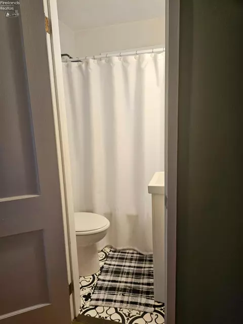 726 Cherry Ave, Marblehead, OH 43440 photo 6