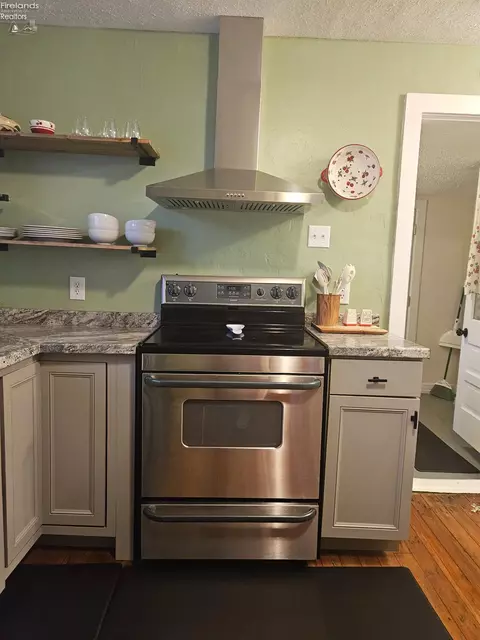 726 Cherry Ave, Marblehead, OH 43440 photo 10