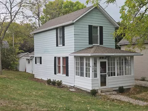726 Cherry Ave, Marblehead, OH 43440
