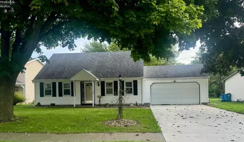 827 Gloucester Dr, Huron, OH 44839