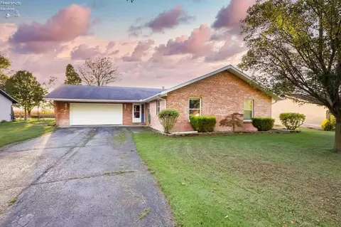 65 Adams Dr, Fremont, OH 43420
