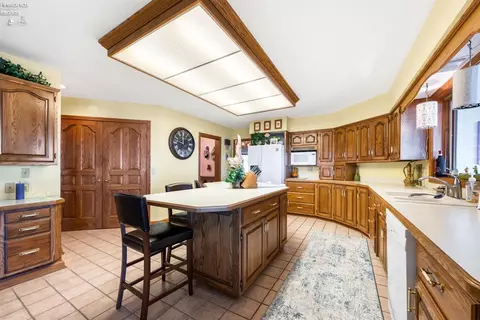 2157 Cedar Point Rd, Sandusky, OH 44870 photo 17