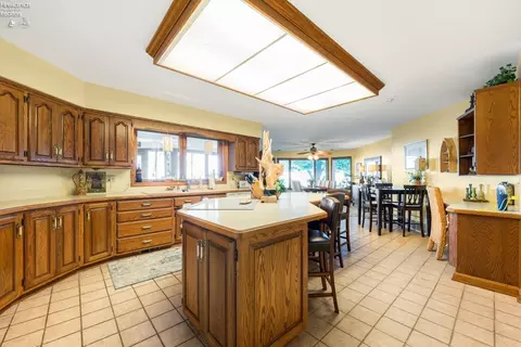 2157 Cedar Point Rd, Sandusky, OH 44870 photo 15
