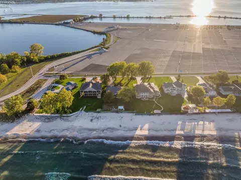 2157 Cedar Point Rd, Sandusky, OH 44870 photo 52