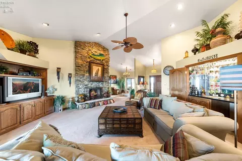 2157 Cedar Point Rd, Sandusky, OH 44870 photo 9