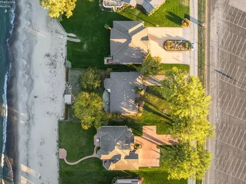 2157 Cedar Point Rd, Sandusky, OH 44870 photo 61