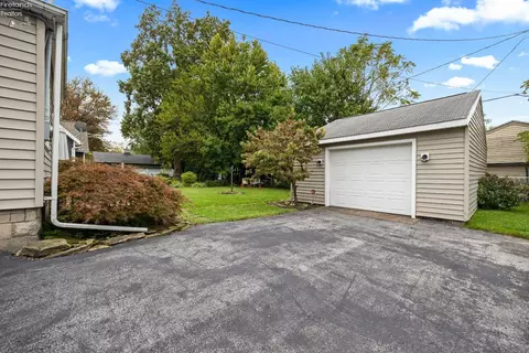 419 Ohio St, Huron, OH 44839 photo 3