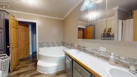 662 Timothy Dr, Willard, OH 44890 photo 38