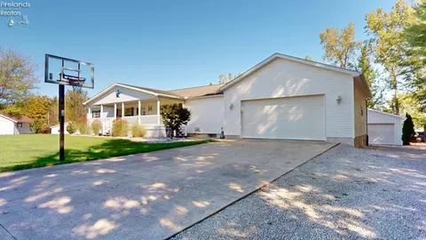 662 Timothy Dr, Willard, OH 44890 photo 5