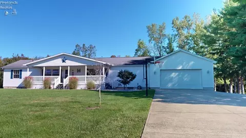 662 Timothy Dr, Willard, OH 44890 photo 4