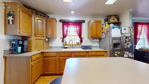 662 Timothy Dr, Willard, OH 44890 photo 30