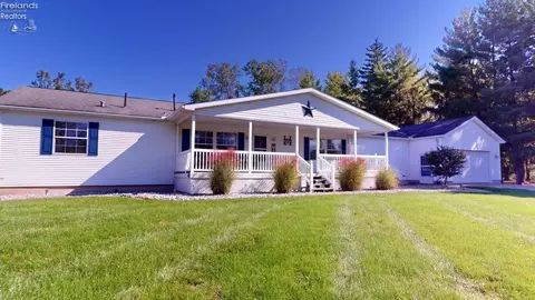 662 Timothy Dr, Willard, OH 44890 photo 3
