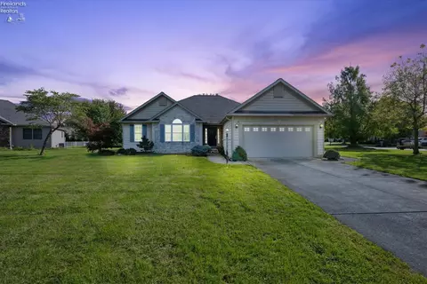 607 Wood Duck Ct, Huron, OH 44839
