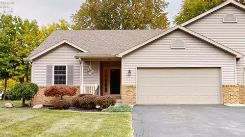 105 Caleb Dr, Clyde, OH 43410 photo 2