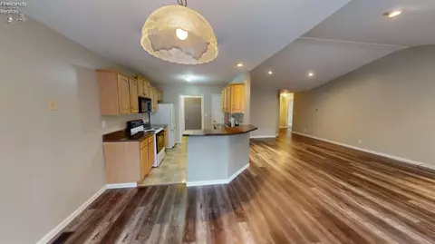 105 Caleb Dr, Clyde, OH 43410 photo 12