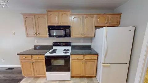 105 Caleb Dr, Clyde, OH 43410 photo 16